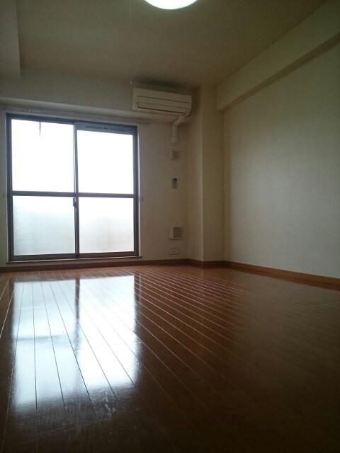 モデラート リビング