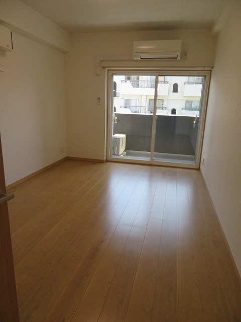 LUMEED江古田（ルミードエコダ） リビング