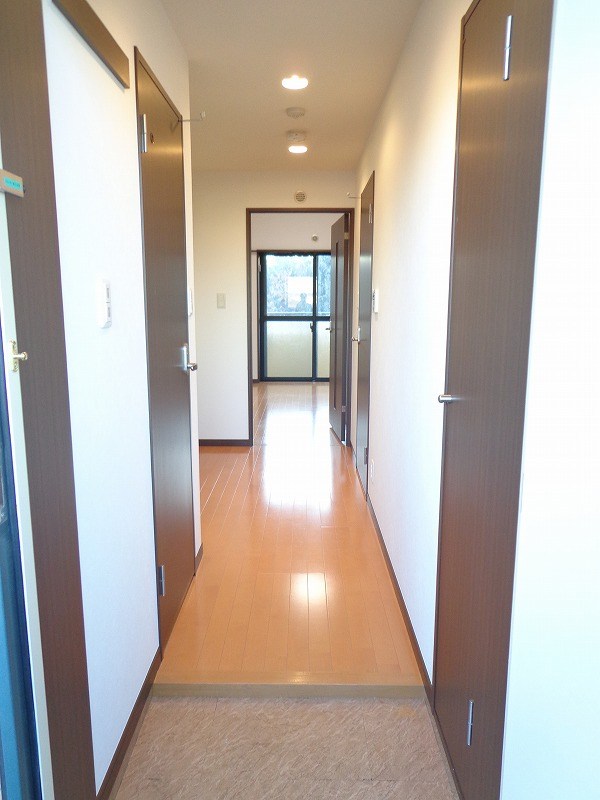 ハイデンス　ヌクイ 玄関