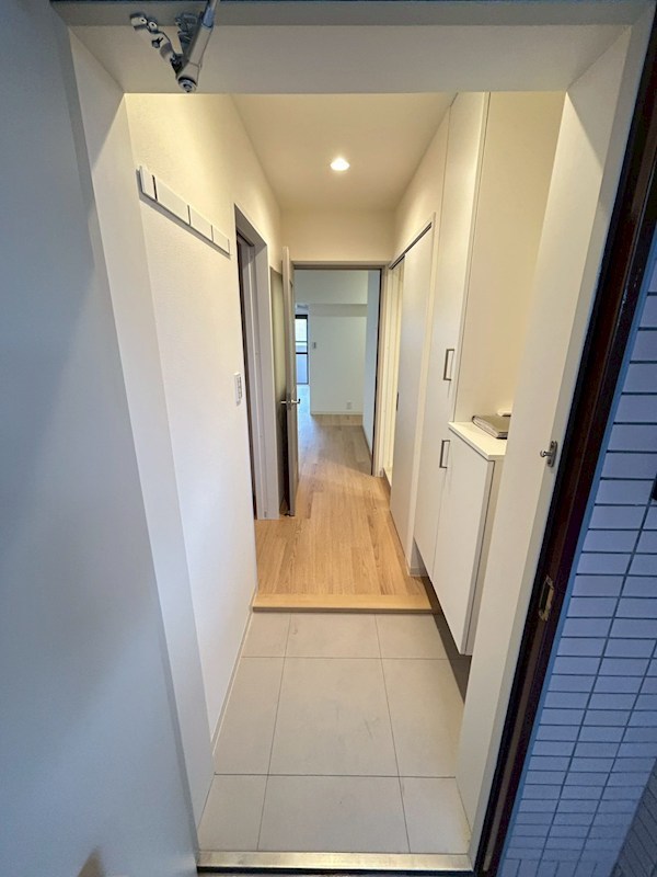 メゾンロアール 玄関