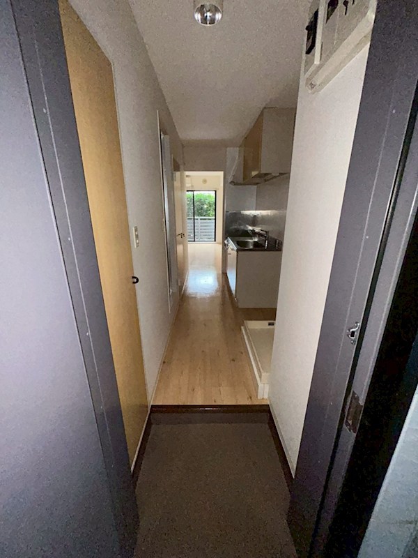 パインハウス 玄関