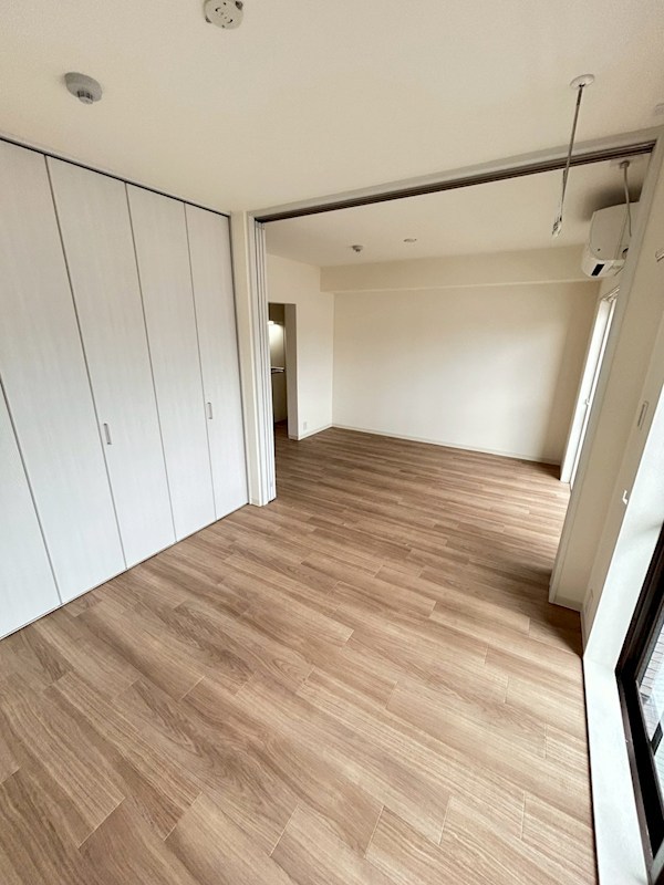 メゾンロアール ベッドルーム