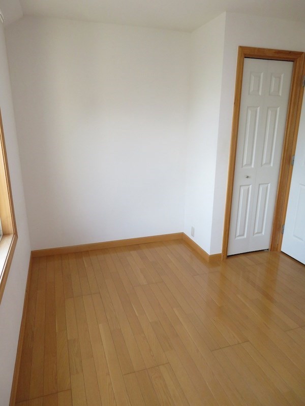 三高・セリシール ベッドルーム