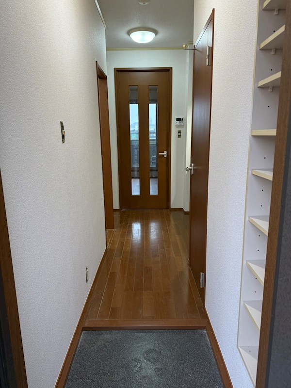 ブラウンコート 玄関