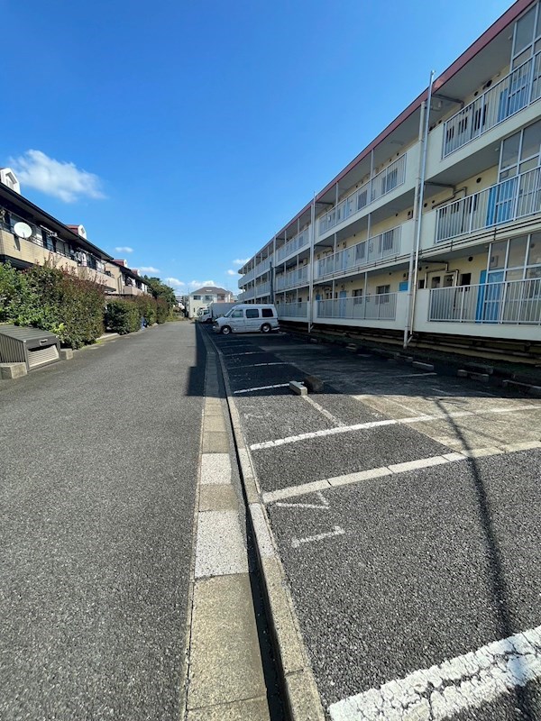 春日グリーンハイツ 駐車場