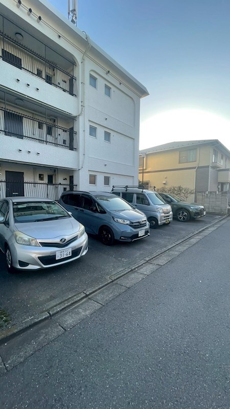第１ホワイトパレス 駐車場