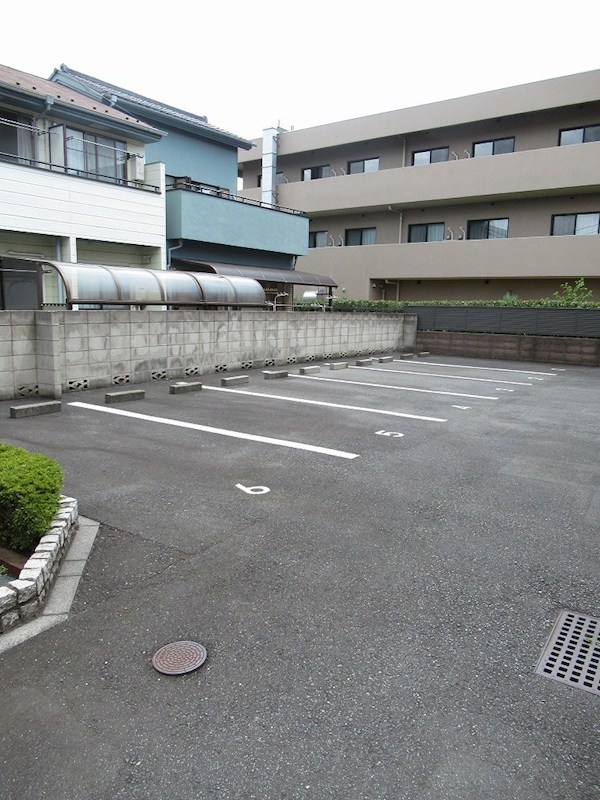 アクトマリス 駐車場