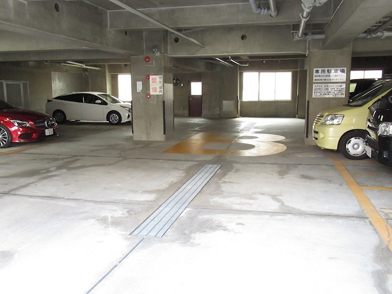 きんえいマンション 駐車場