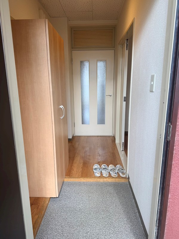 きんえいマンション 玄関
