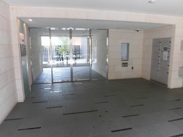 プレール・ドゥーク中野江原町 エントランス