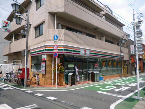 コンフォール練馬 コンビニ