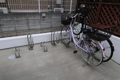 中野区江原町1丁目楽器可（防音・ピアノ・弦管楽器・声楽・DTM）アパート ベランダ