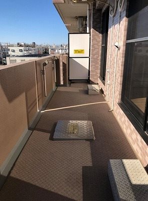 杉並区井草1丁目楽器可 (ピアノ・弦・管楽器)マンション ベランダ