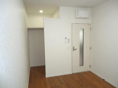 豊島区目白2丁目楽器可（防音・24時間演奏・弦・木管楽器）築浅アパート 玄関