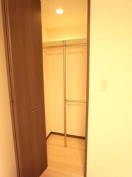 港区白金台4丁目楽器可(防音・グランドピアノ・弦・管打楽器・声楽)マンション 収納