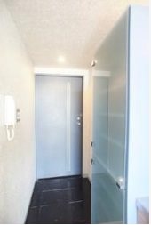 世田谷区三軒茶屋1丁目楽器可(ピアノ・弦楽器)マンション 玄関