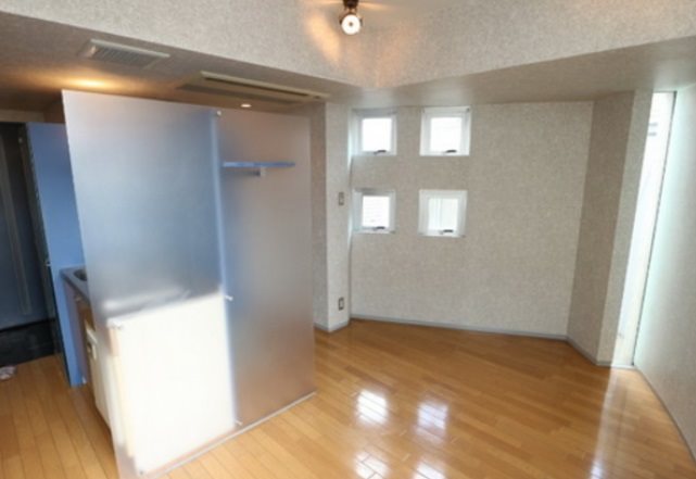 世田谷区三軒茶屋1丁目楽器可(ピアノ・弦楽器)マンション リビング