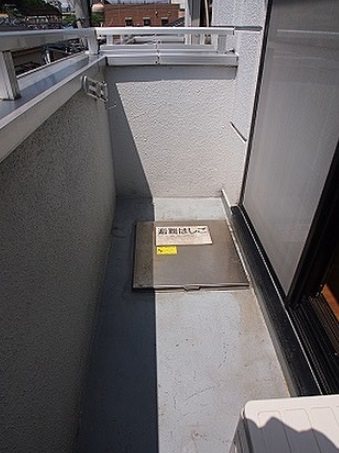 横浜市中区新山下1丁目楽器可(防音・グランドピアノ・弦楽器)アパート ベランダ