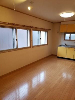 調布市若葉町2丁目楽器可(防音・グランドピアノ・弦・管楽器・声楽)アパート リビング