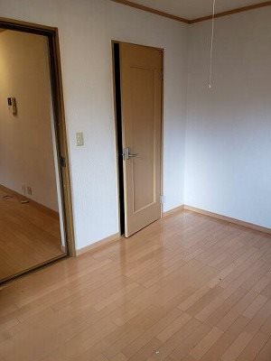 調布市若葉町2丁目楽器可(防音・グランドピアノ・弦・管楽器・声楽)アパート ベッドルーム
