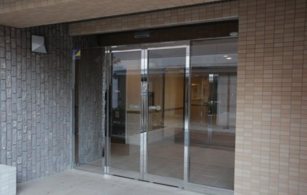 江戸川区南小岩8丁目楽器可（楽器可深夜早朝以外）マンション エントランス