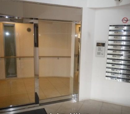 世田谷区三軒茶屋1丁目楽器可（楽器種類相談可）マンション エントランス