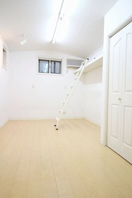 杉並区荻窪2丁目楽器可(防音・グランドピアノ・弦・管楽器・声楽)アパート ベッドルーム