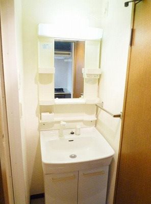 川崎市高津区下作延1丁目楽器可(防音・グランドピアノ・弦・管楽器・声楽)マンション 洗面所