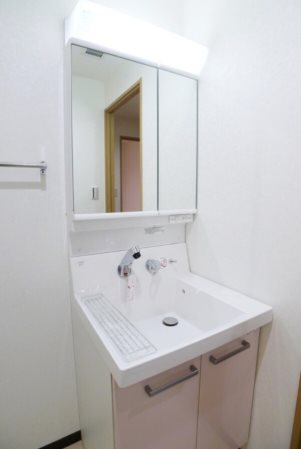 西東京市芝久保町2丁目楽器可(防音・グランドピアノ・弦・管楽器・声楽)マンション 洗面所