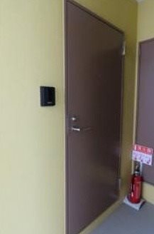 台東区東上野5丁目楽器可(防音・弦・木楽器・声楽)マンション 玄関
