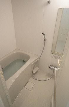 世田谷区下馬2丁目楽器可(防音・ピアノ・弦楽器)マンション 風呂画像