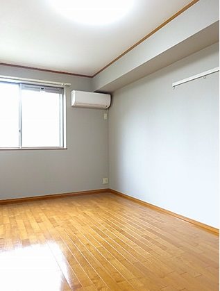 杉並区高円寺北2丁目楽器可（共用部防音室・ピアノ・管弦楽器・声楽その都度相談）マンション リビング