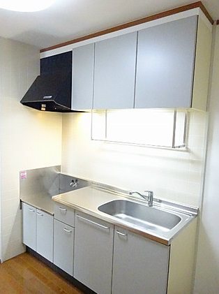杉並区高円寺北2丁目楽器可（共用部防音室・ピアノ・管弦楽器・声楽その都度相談）マンション キッチン