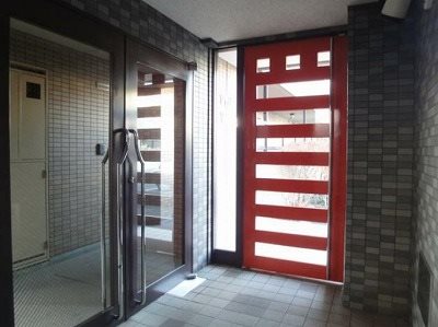 狛江市西野川1丁目楽器可(防音・グランドピアノ・弦・管楽器・声楽)マンション ロビー