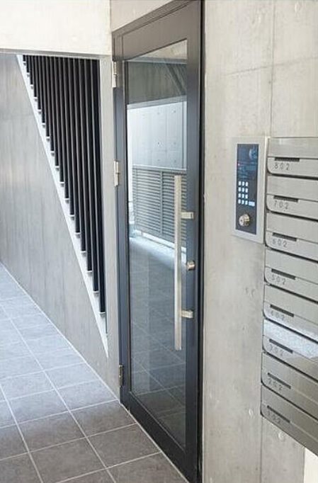 豊島区目白5丁目楽器可（防音・24時間演奏・ピアノ・弦・管楽器・声楽）マンション エントランス