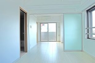 川崎市多摩区登戸新町楽器可（ピアノ・弦管楽器・声楽・DTM）マンション リビング