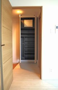 川崎市多摩区登戸新町楽器可（ピアノ・弦管楽器・声楽・DTM）マンション 玄関