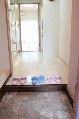 ふじみ野市駒西3丁目楽器可(防音・グランドピアノ・弦・管楽器)マンション 玄関