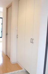 世田谷区北沢２丁目楽器可（防音・ピアノ・弦管楽器・声楽）マンション 玄関