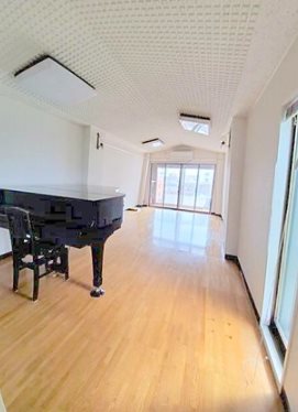 八王子市八幡町楽器可(防音・グランドピアノ・弦・管打楽器・声楽)マンション リビング