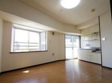 練馬区谷原2丁目楽器可(ピアノ・弦楽器)マンション リビング