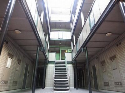 新宿区西落合3丁目楽器可(防音・グランドピアノ・弦管打楽器・声楽)マンション 玄関