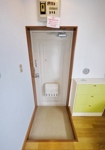 東村山市野口町1丁目楽器可(ピアノ・弦楽器)マンション 玄関