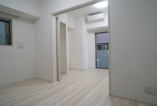 千代田区東神田1丁目楽器可（防音・24時間演奏可能・グランドピアノ・弦管打楽器・声楽・DTM）マンション リビング