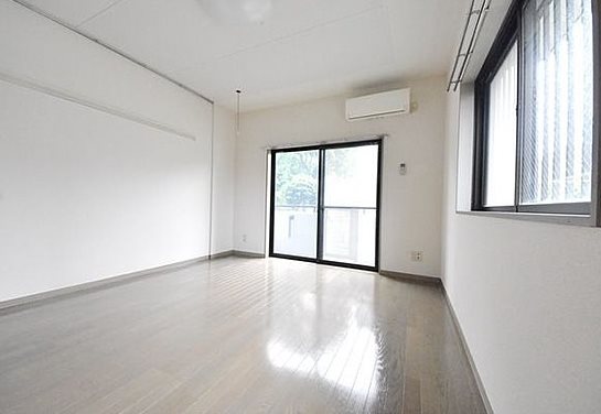 藤沢市円行2丁目楽器可(グランドピアノ・弦・管楽器・声楽)女性専用マンション リビング