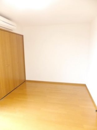 座間市相模が丘5丁目楽器可（ピアノ・弦・木管楽器）マンション ベッドルーム