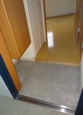 練馬区小竹町1丁目楽器可（ピアノ・木管・弦楽器）女性限定マンション 玄関