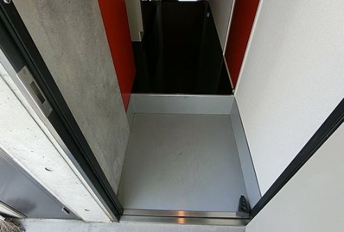 中野区沼袋4丁目楽器可(グランドピアノ・弦管楽器・声楽)デザイナーズマンション 玄関