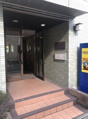 葛飾区西亀有2丁目楽器可(防音・グランドピアノ・弦・管楽器・声楽)マンション 玄関