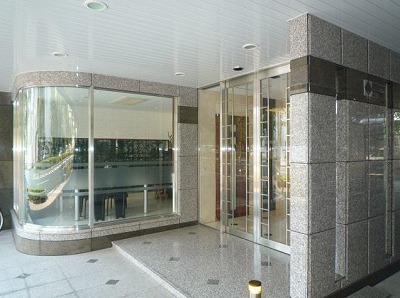 新宿区北新宿1丁目楽器可(防音・グランドピアノ・弦・木管楽器・声楽)マンション エントランス